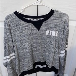 Grey and black cropped sweat shirt